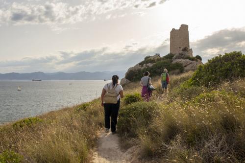 Wanderer auf dem Hügel Sant'Elia in Cagliari