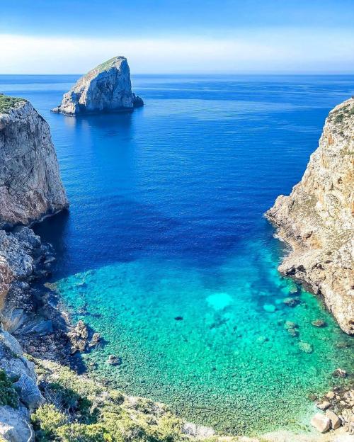 Crystal clear sea in Alghero