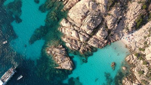 Cala Coticcio vista dall'alto