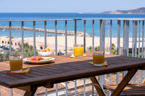 Colazione a Buggerru dalla scuola di surf con vista mare