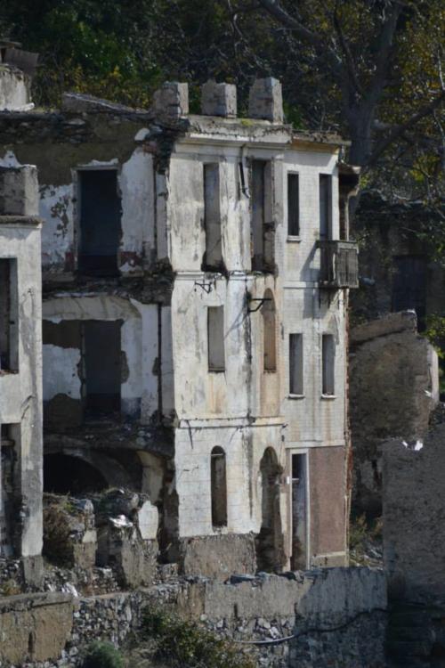 Casa abandonada en Gairo Vecchio