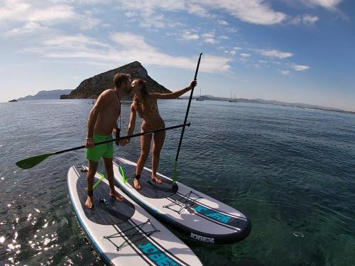 Coppia di escursionisti in SUP Isola Figarolo