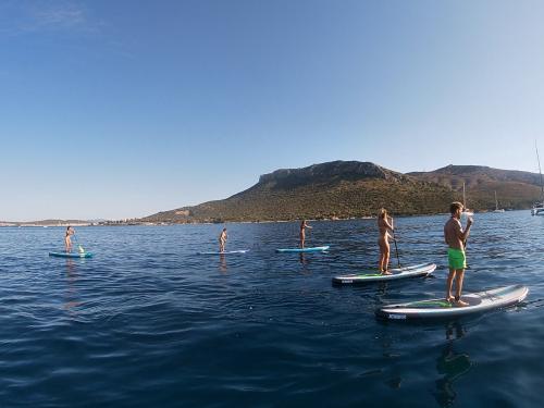 Escursione SUP nel mare di Golfo Aranci