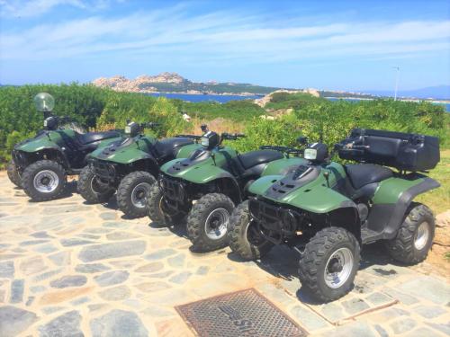 Quad per escursione con vista mare a Santa Teresa Gallura